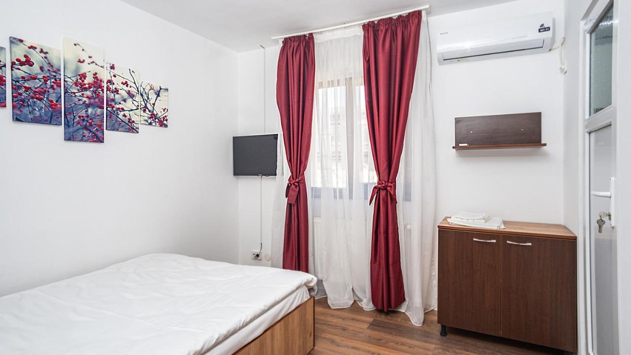 Hotel La Platouri Voluntari Εξωτερικό φωτογραφία